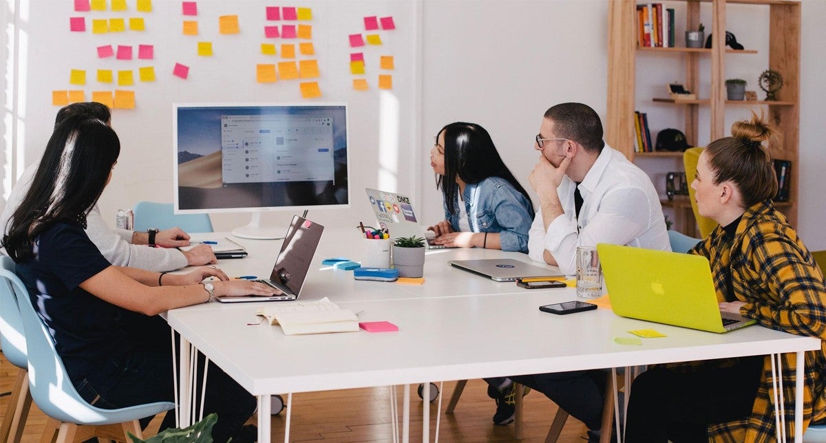 Sticky note LinkedIn header Sticky note LinkedIn header