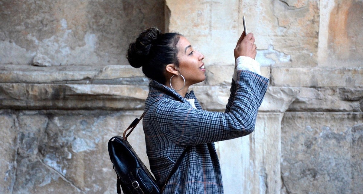 Selfie LinkedIn header Selfie LinkedIn header